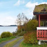6 Person In Vatne-by Traum * Vatne