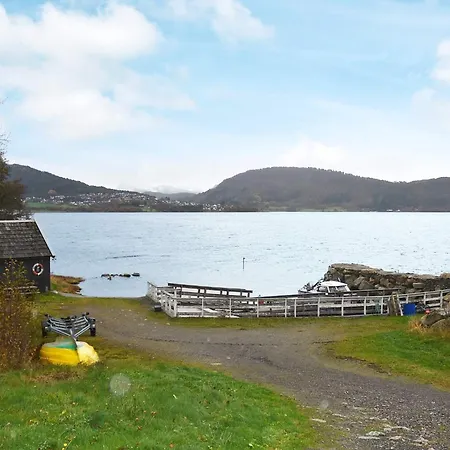 Nyaraló 6 Person In Vatne-by Traum