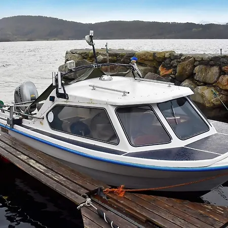 6 Person In Vatne-by Traum Vatne