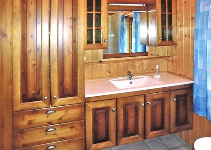 6 Person In Vatne-by Traum Vatne