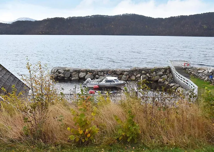 6 Person In Vatne-by Traum *