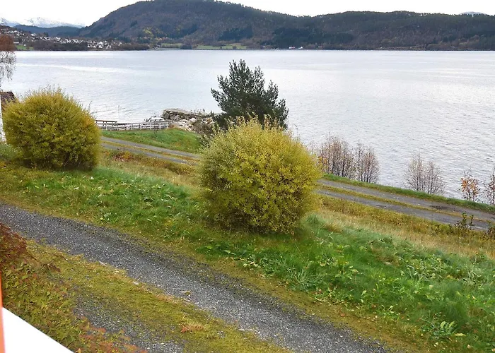 Semesterbostad 6 Person In Vatne-by Traum